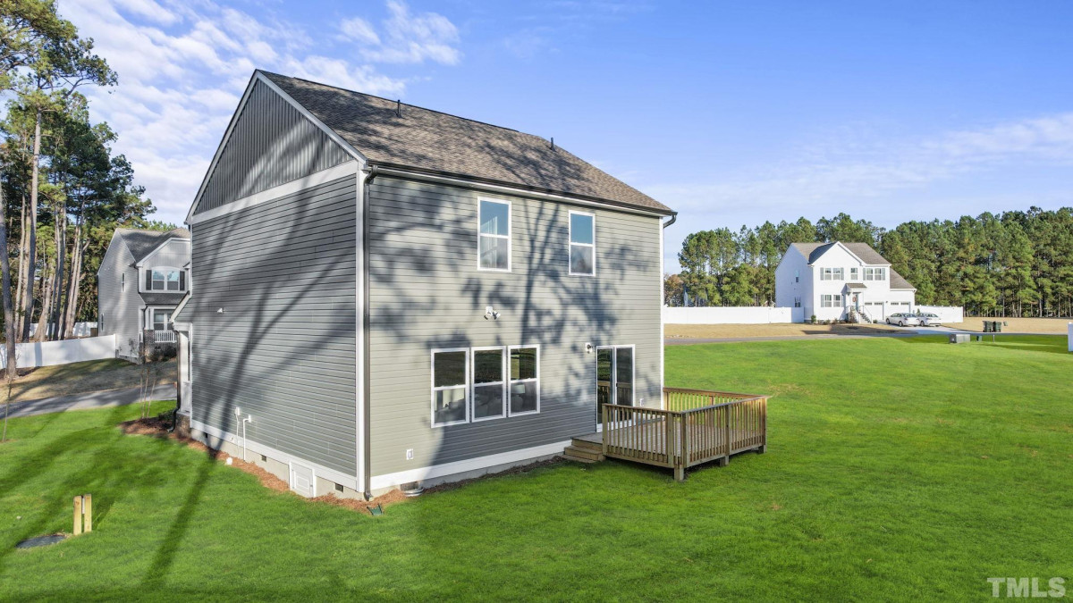 1204 Huffington Oak Dr Willow Springs, NC 27592