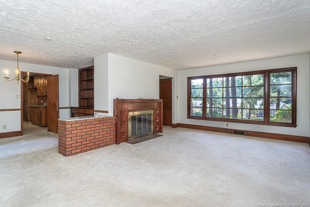2712 Morganton Fayetteville, NC 28303