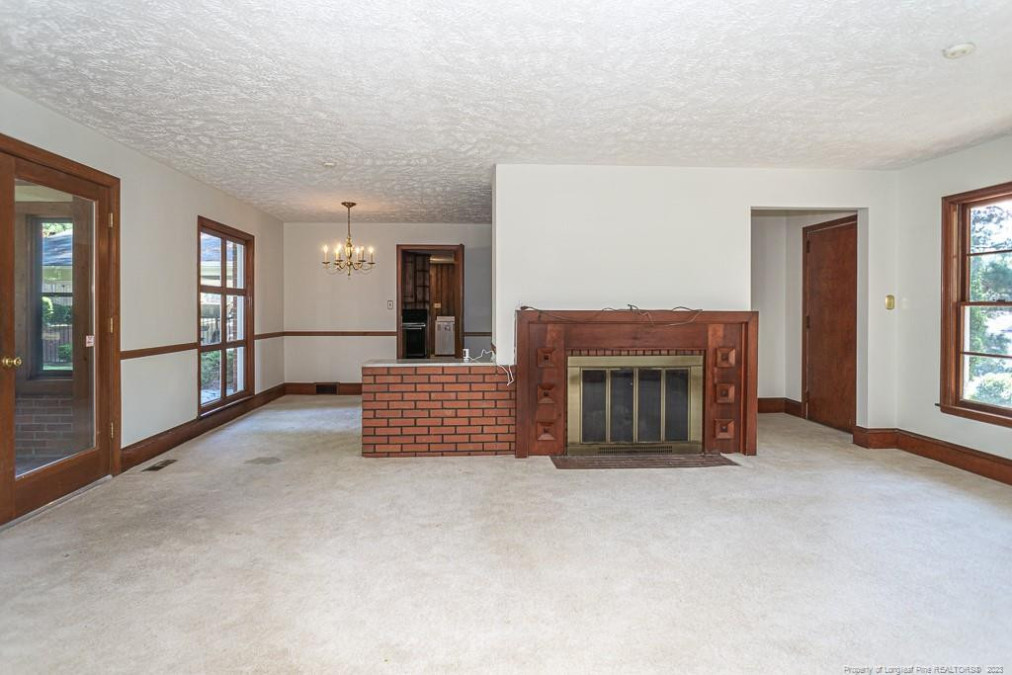 2712 Morganton Fayetteville, NC 28303