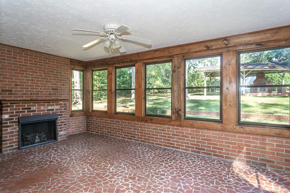 2712 Morganton Fayetteville, NC 28303