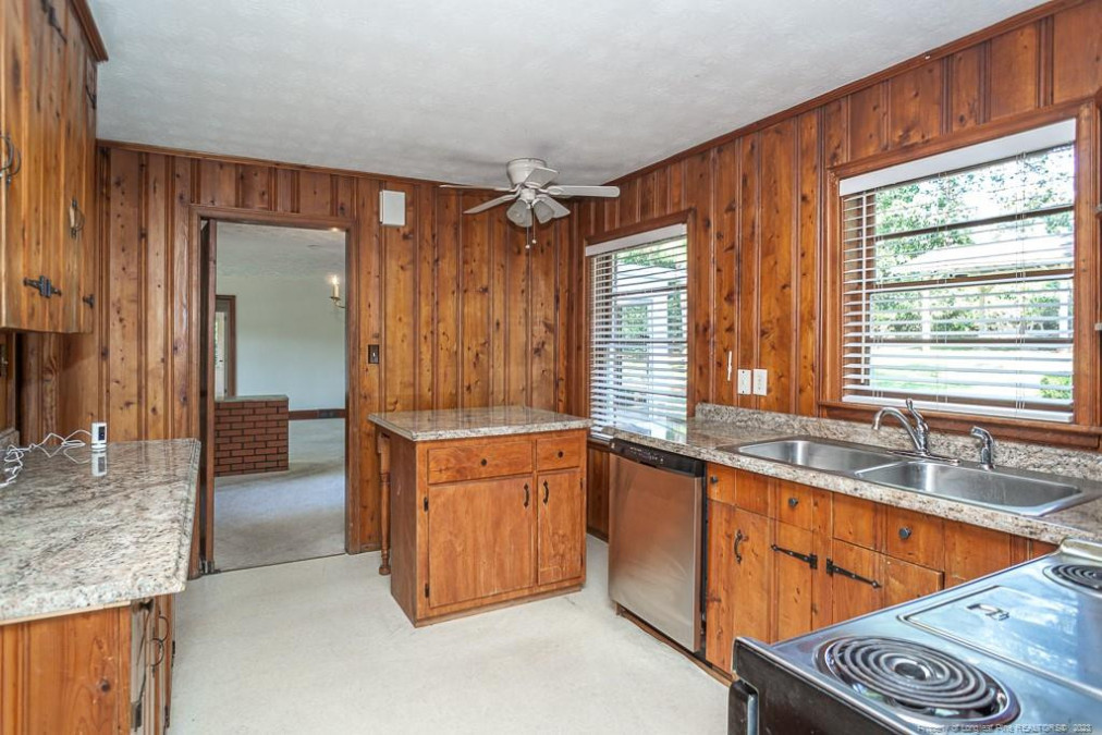 2712 Morganton Fayetteville, NC 28303