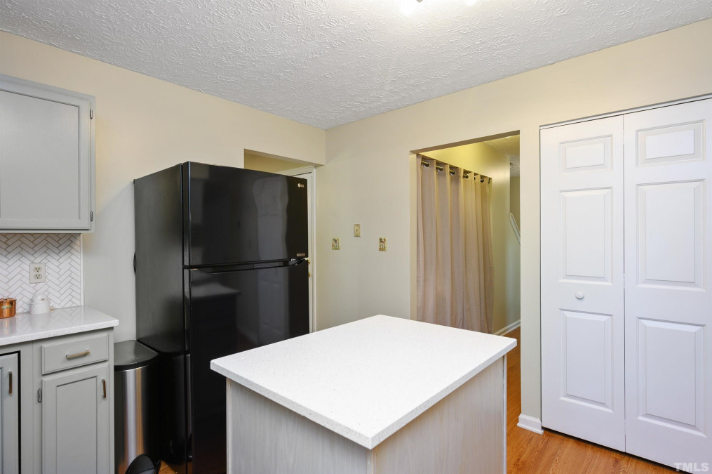 1 Elderberry Ct Durham, NC 27703