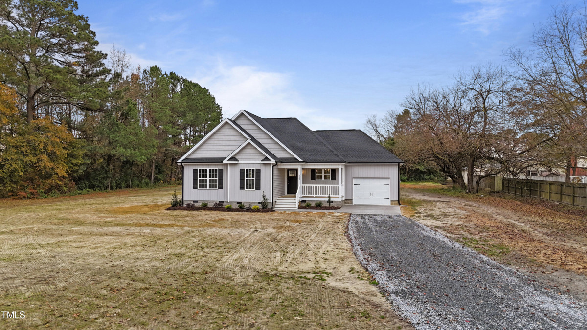 552 Rowan Rd Clinton, NC 28328