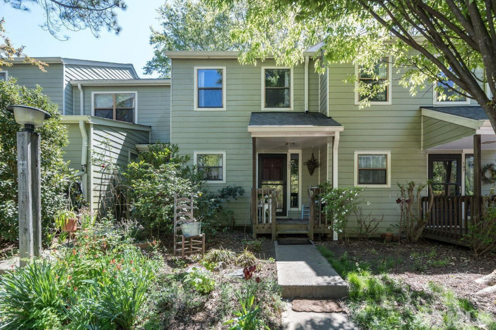 105 Cedarwood Ln, Carrboro, NC 27510 Raleigh Realty