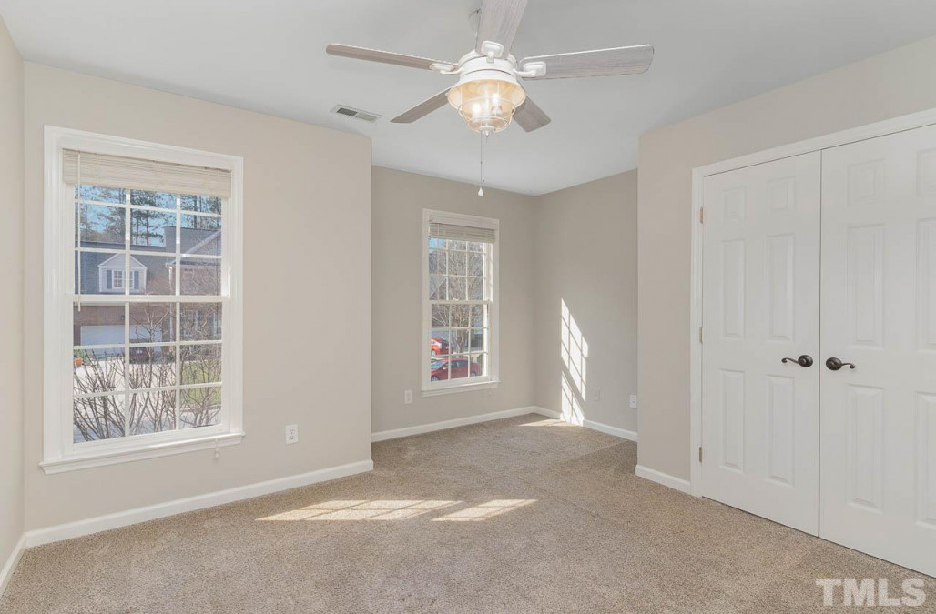 216 Arbordale Ct Cary, NC 27518