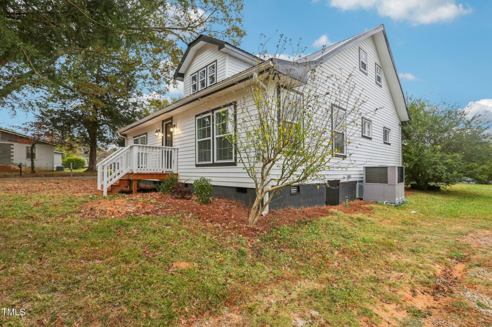 505 Hawfileds Rd Mebane, NC 27302