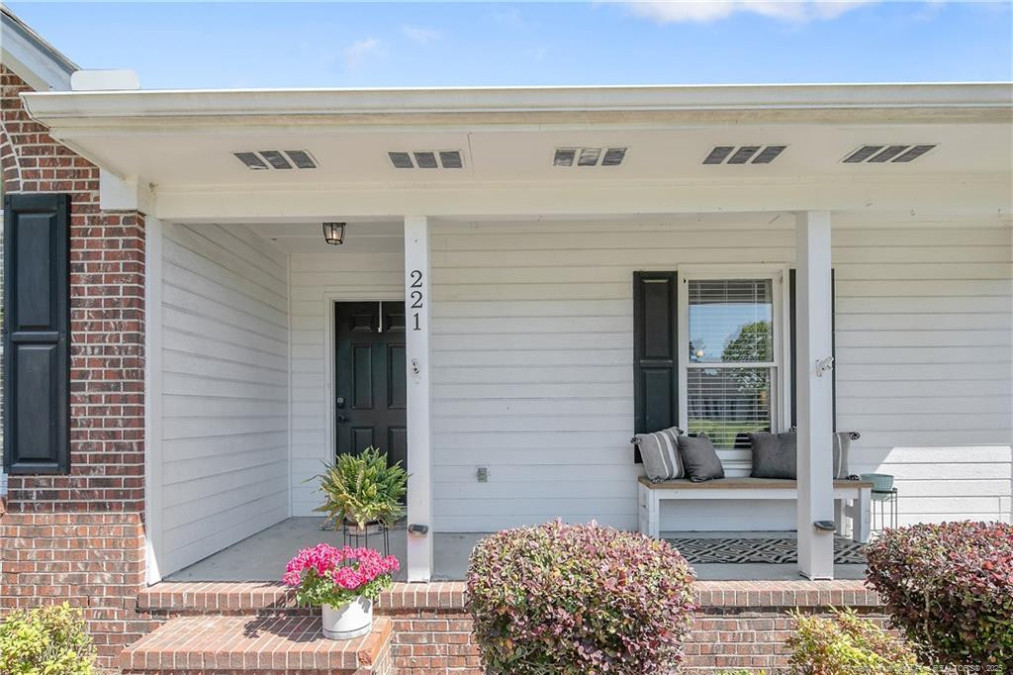 221 Overton Rd Raeford, NC 28376