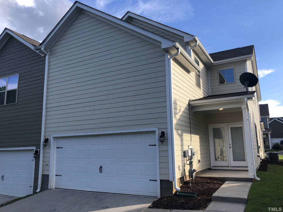 813 Sunshade Creek Dr Wake Forest, NC 27587
