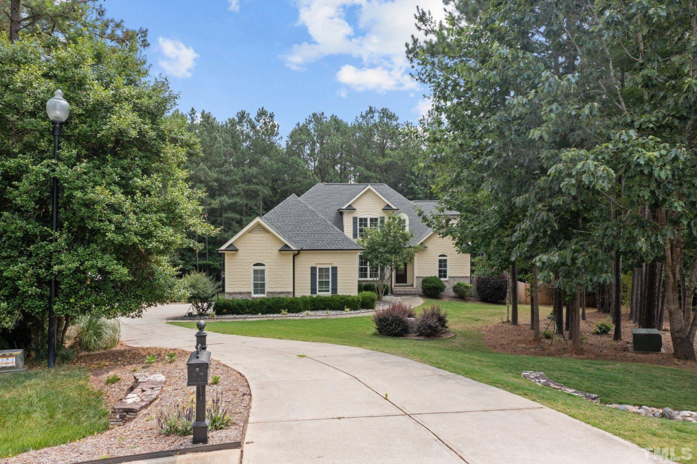 525 Belmont Cir Wake Forest, NC 27587