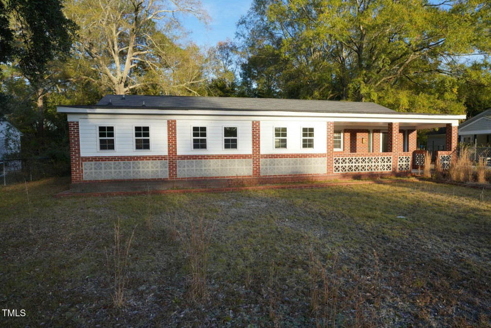 1128 Pine St Laurinburg, NC 28352