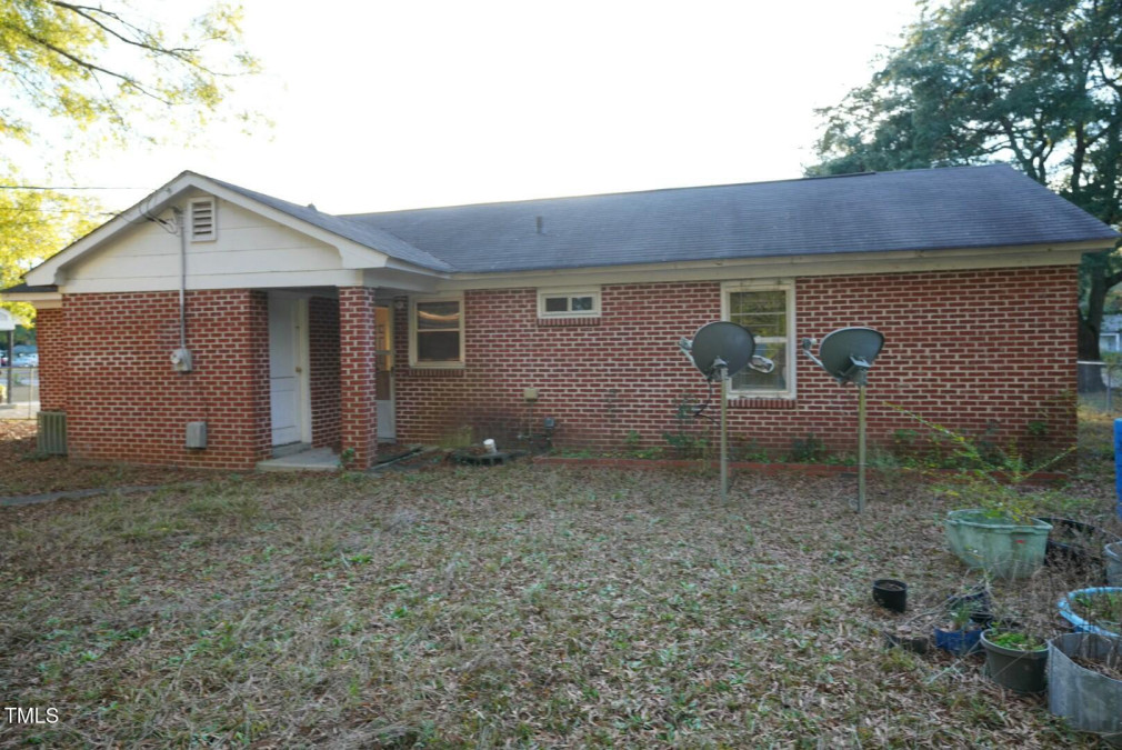 1128 Pine St Laurinburg, NC 28352