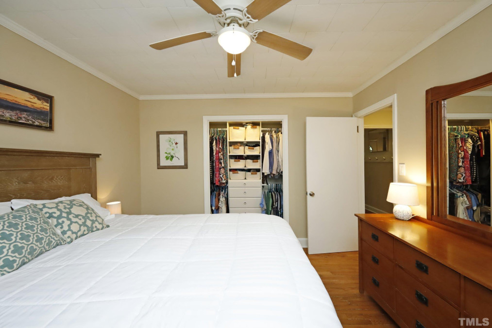 1102 Valley Park Dr Chapel Hill, NC 27514