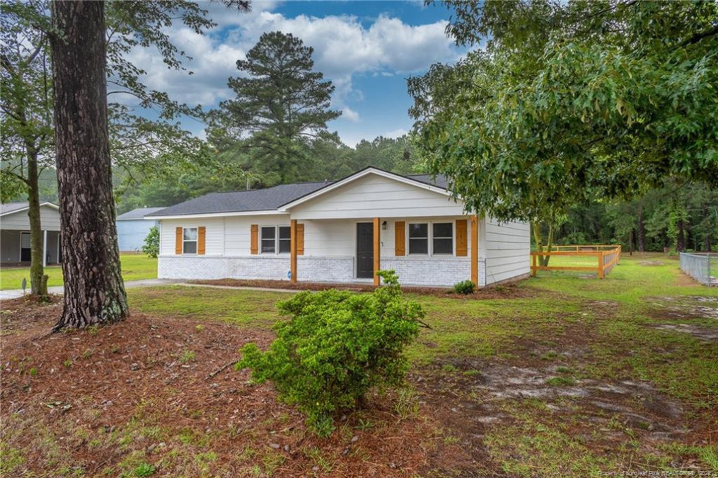 1960 Ava Rd Autryville, NC 28318