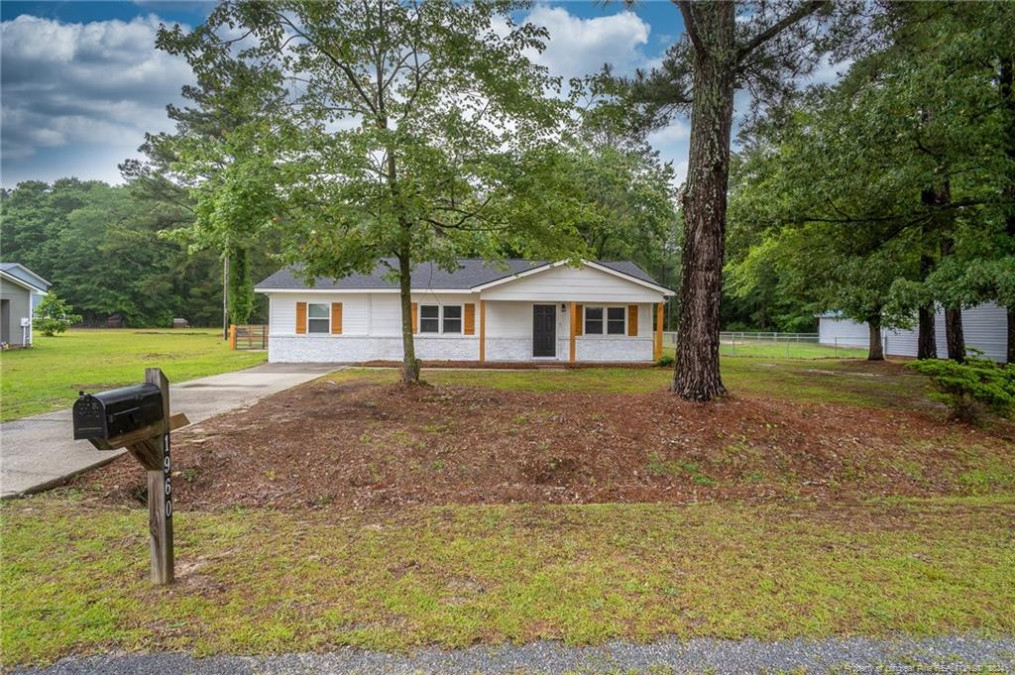 1960 Ava Rd Autryville, NC 28318