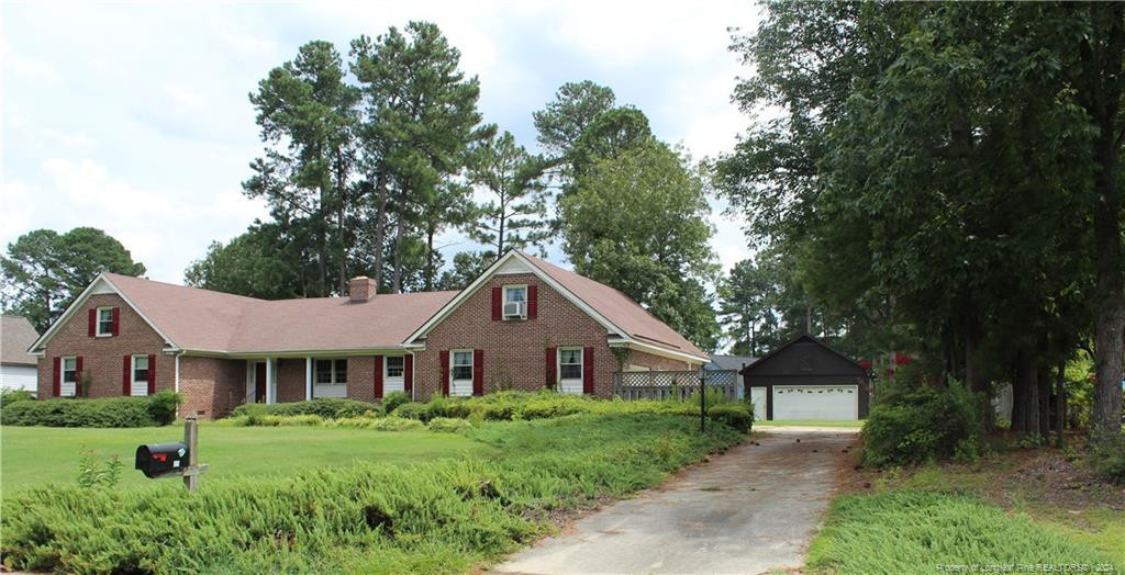 105 Bledsoe St Hope Mills, NC 28348