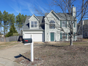 1004 Avent Meadows Ln Holly Springs, NC 27540