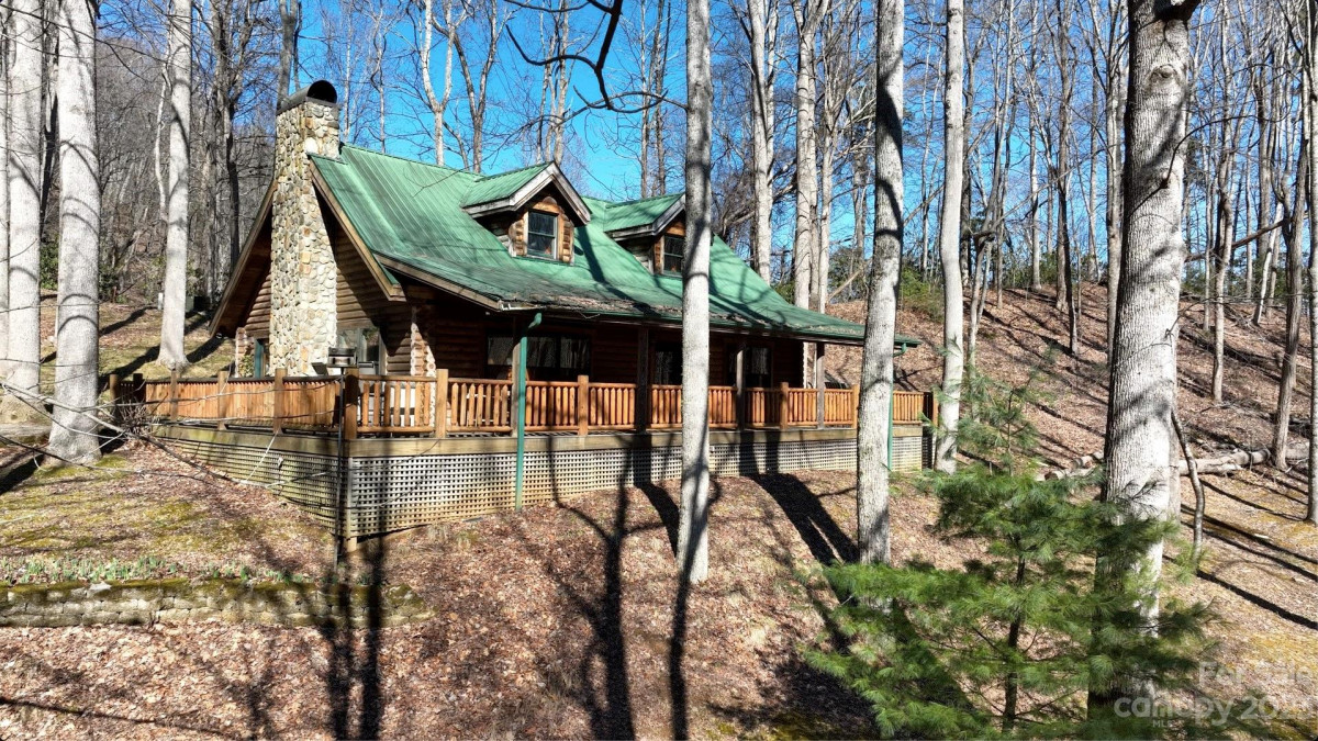 682 Rock House Rd Hot Springs, NC 28743