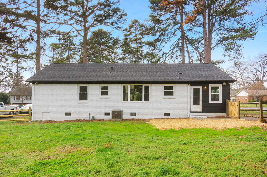 5201 Amity Pl, Charlotte, NC 28212 MLS 4003321