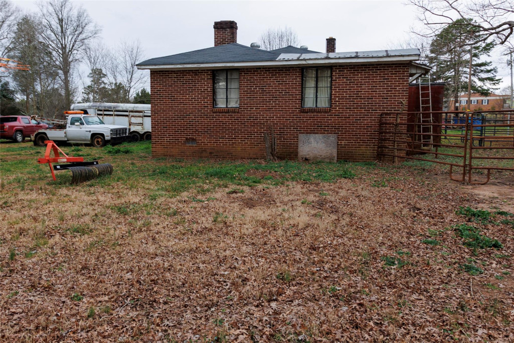 11420 Moores Chapel Rd, Charlotte, NC 28214 MLS 4003398