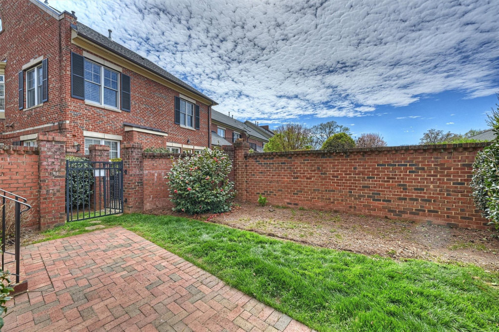 6716 Louisburg Square Ln, Charlotte, NC 28210 MLS 4008565