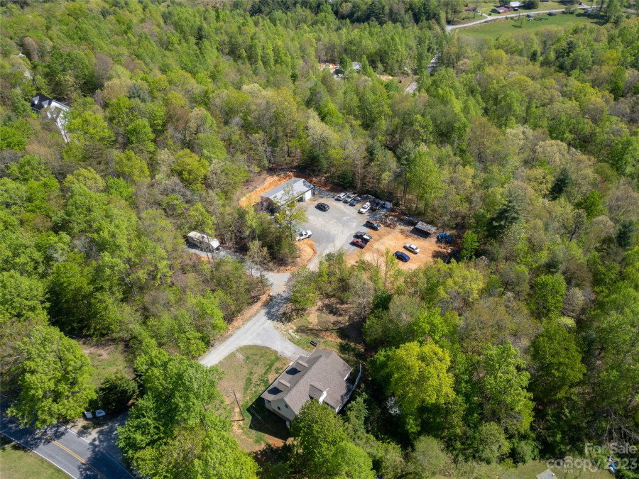 22 Livingston Hill Dr Saluda, NC 28773