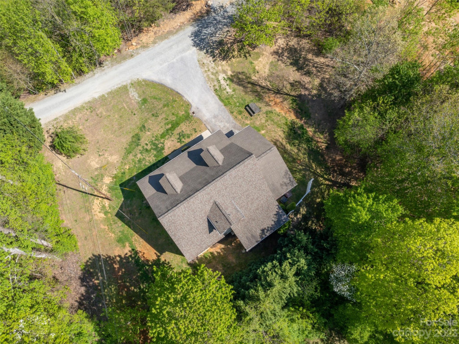 22 Livingston Hill Dr Saluda, NC 28773