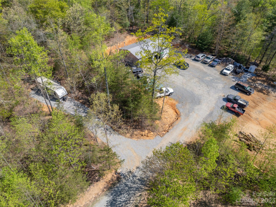 22 Livingston Hill Dr Saluda, NC 28773