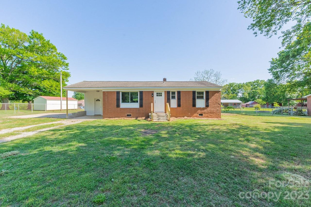 157 Front St Lexington, NC 27295