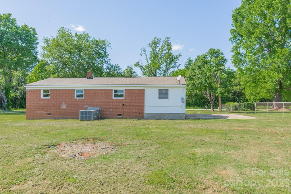 157 Front St Lexington, NC 27295