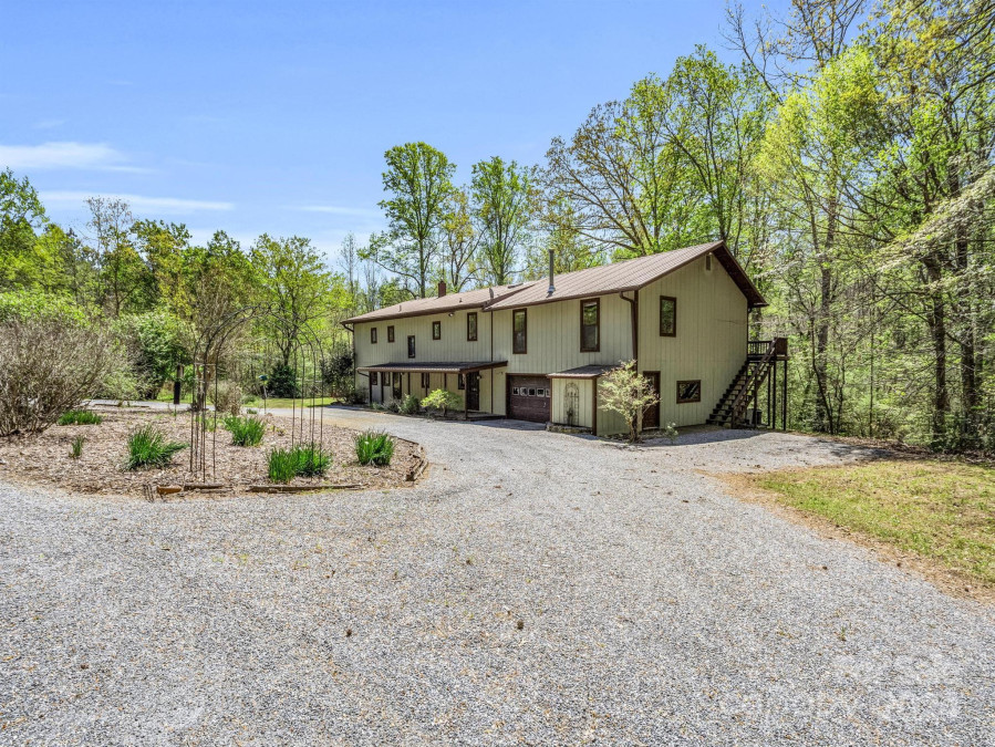 241 Pine Field Dr Tryon, NC 28782