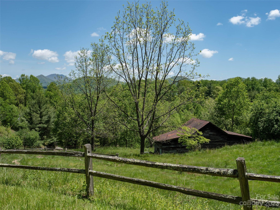 131 Love Carriage Loop Waynesville, NC 28785