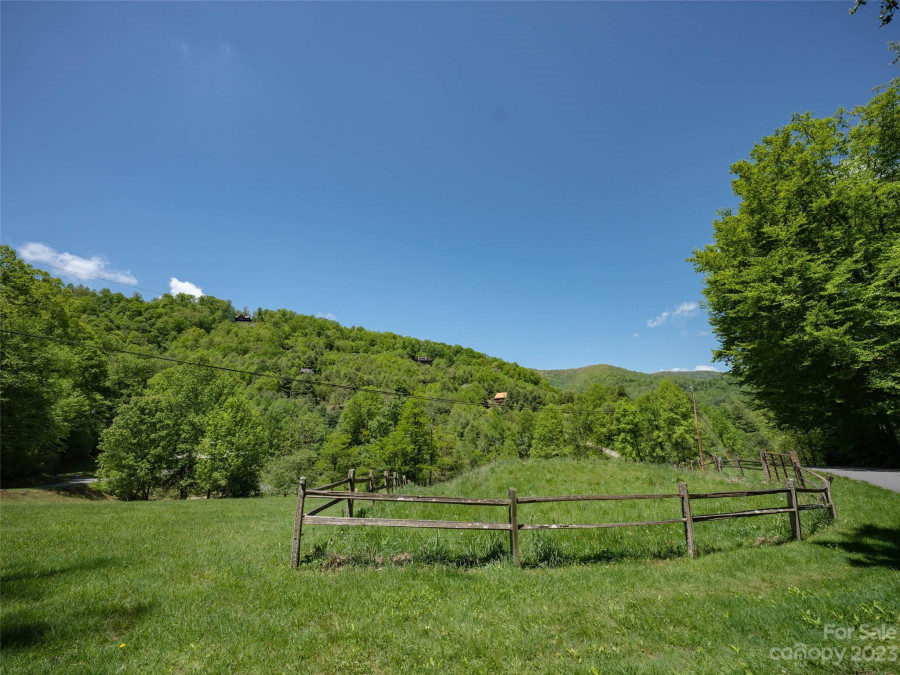 131 Love Carriage Loop Waynesville, NC 28785