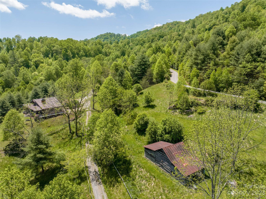 131 Love Carriage Loop Waynesville, NC 28785