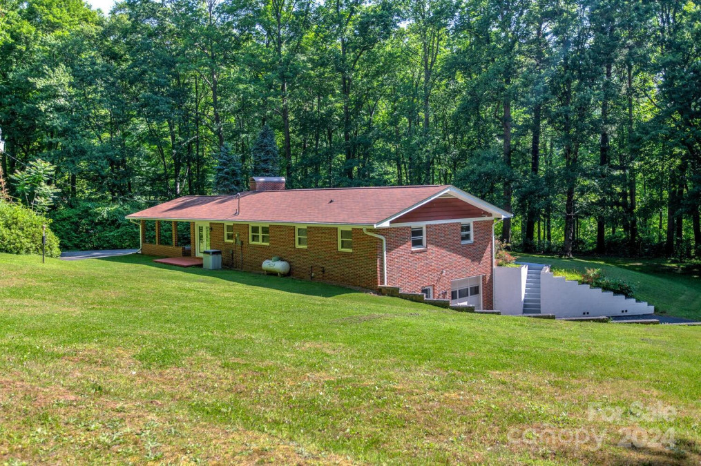 4 Fir Cove Rd Asheville, NC 28806