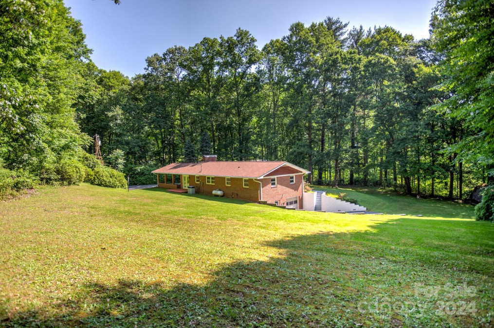 4 Fir Cove Rd Asheville, NC 28806