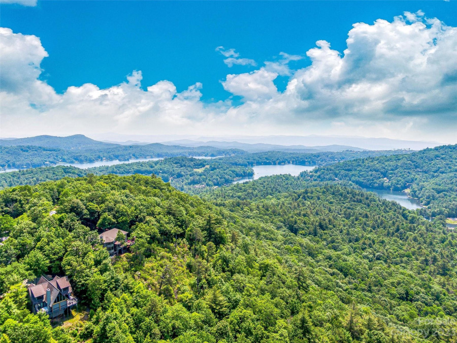 381 Toxaway Ct Lake Toxaway, NC 28747