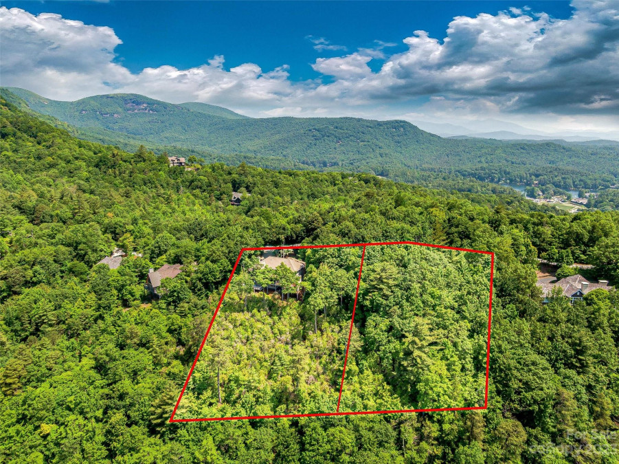 381 Toxaway Ct Lake Toxaway, NC 28747