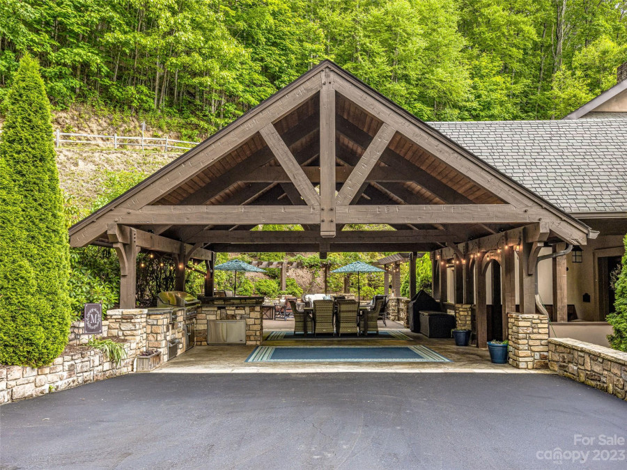 202 Emerald Ln Maggie Valley, NC 28751