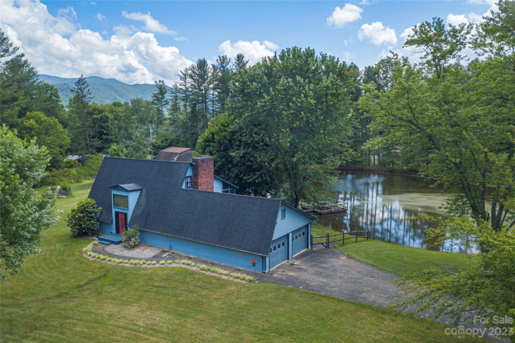 16 Barn Owl Ln Waynesville, NC 28786