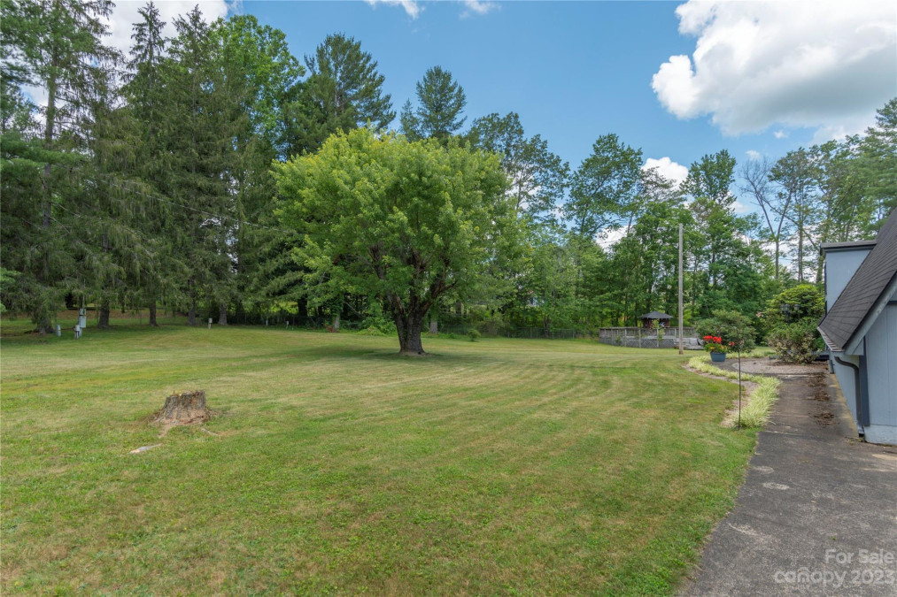 16 Barn Owl Ln Waynesville, NC 28786