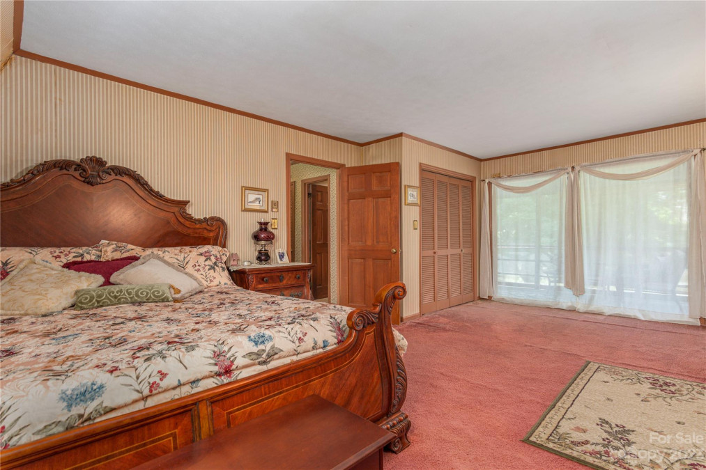 16 Barn Owl Ln Waynesville, NC 28786