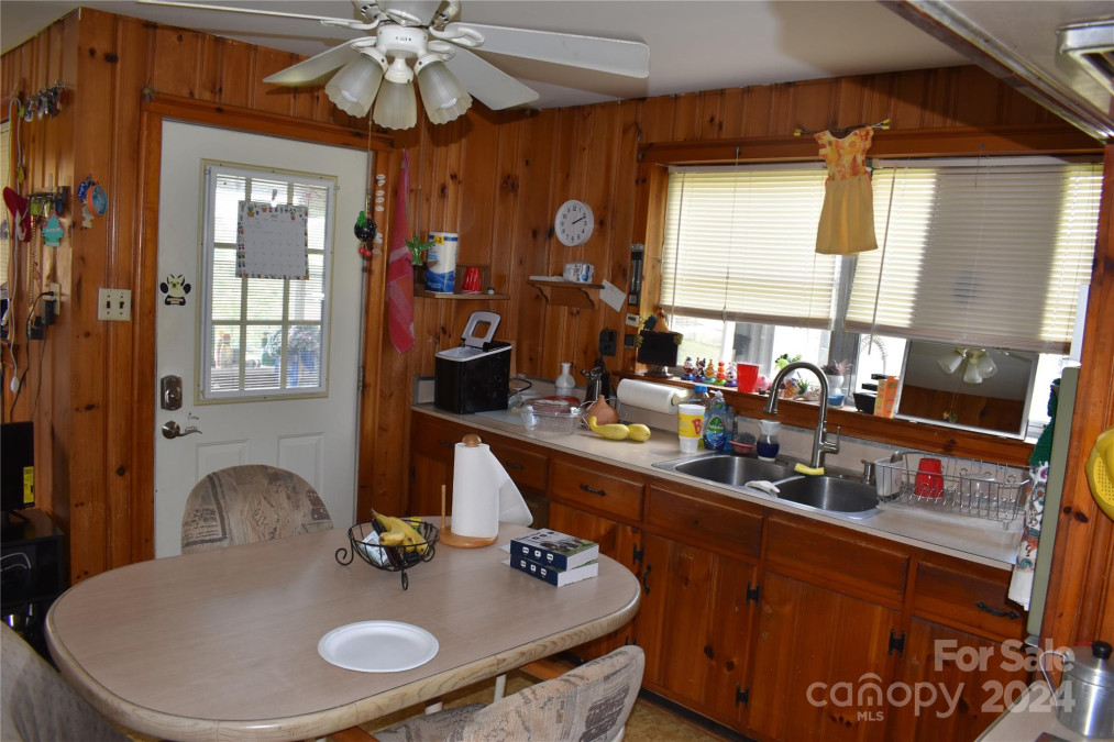 1164 Mudcut Loop Marion, NC 28752