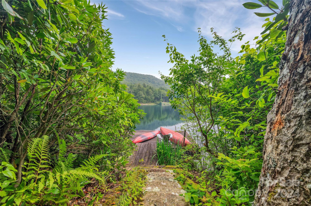 95 Cardinal Tc Lake Toxaway, NC 28747