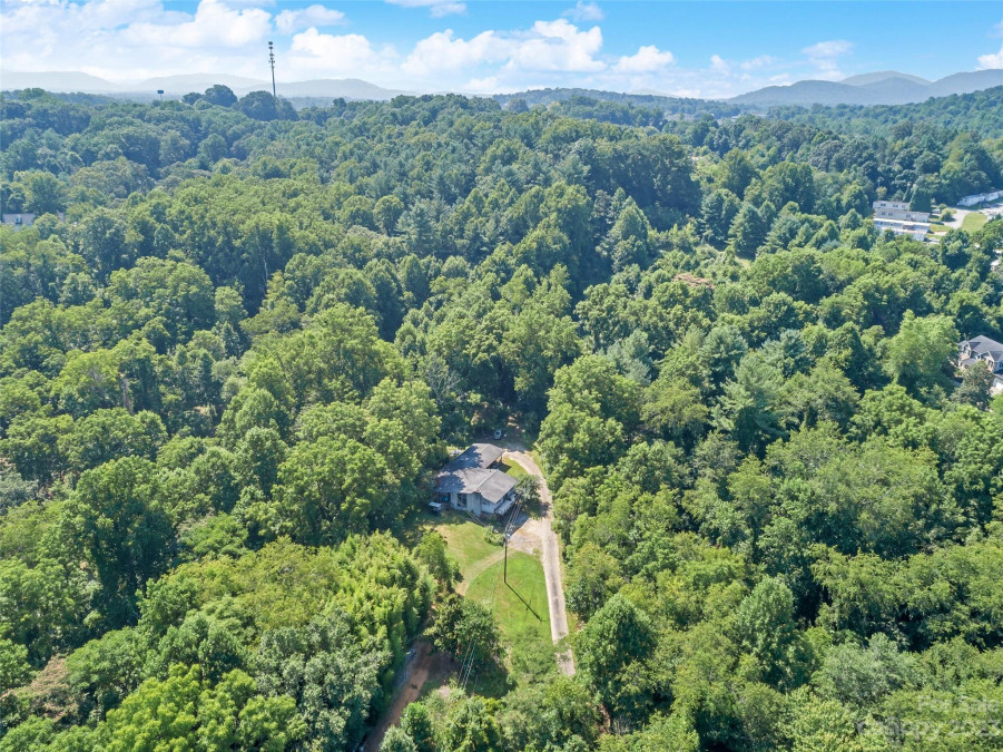 3 Pond Road Cir Asheville, NC 28806