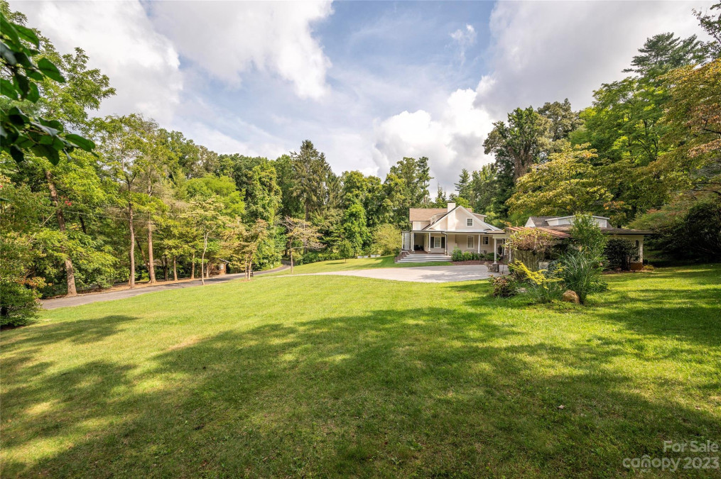 111 Rathfarnham Cir Asheville, NC 28803