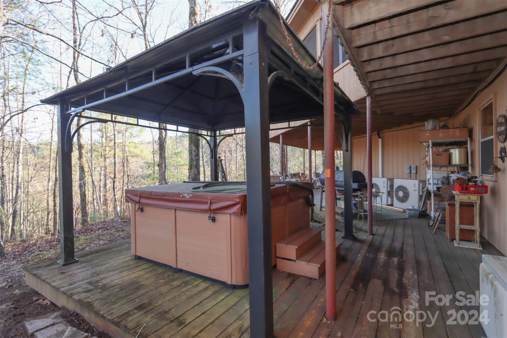 388 Island Creek Rd Lake Lure, NC 28746