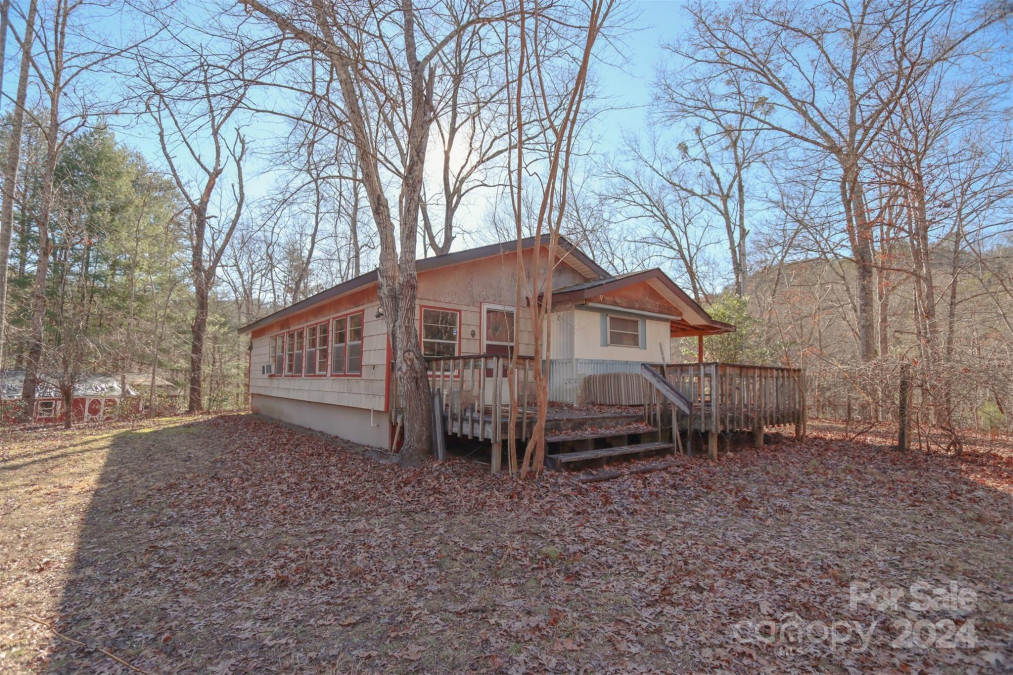 388 Island Creek Rd Lake Lure, NC 28746