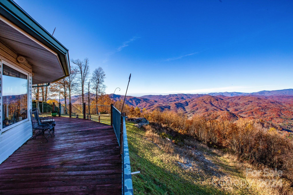 101 Fawns Rest Rd Black Mountain, NC 28711