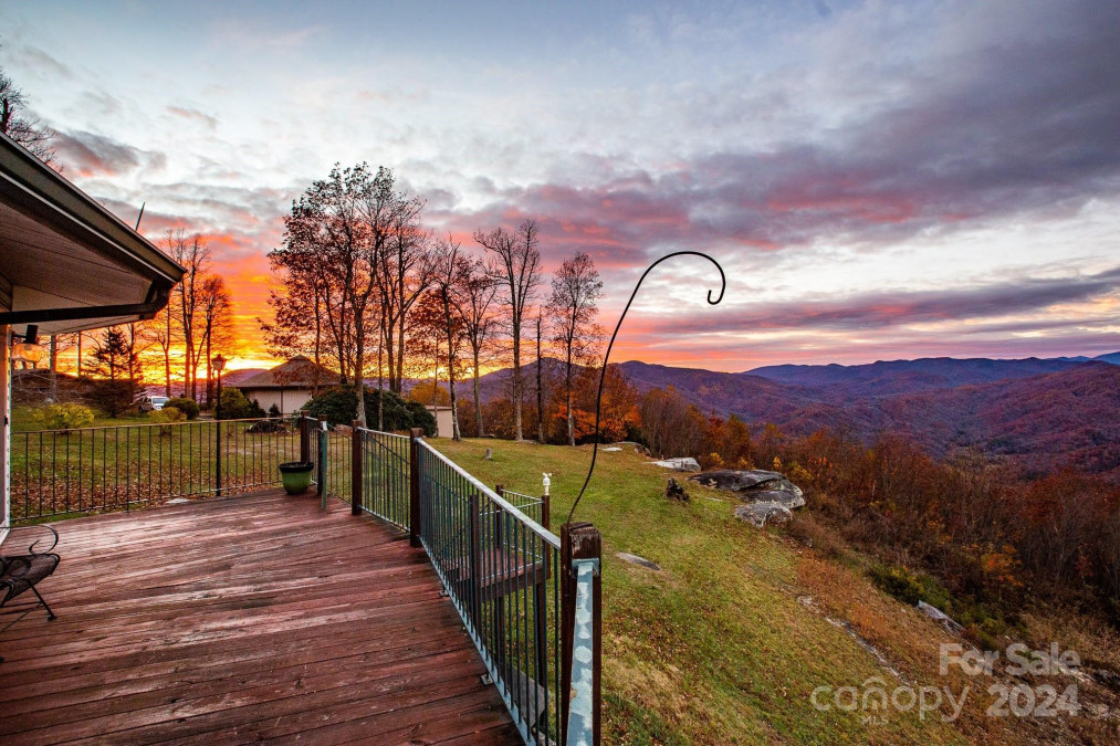 101 Fawns Rest Rd Black Mountain, NC 28711