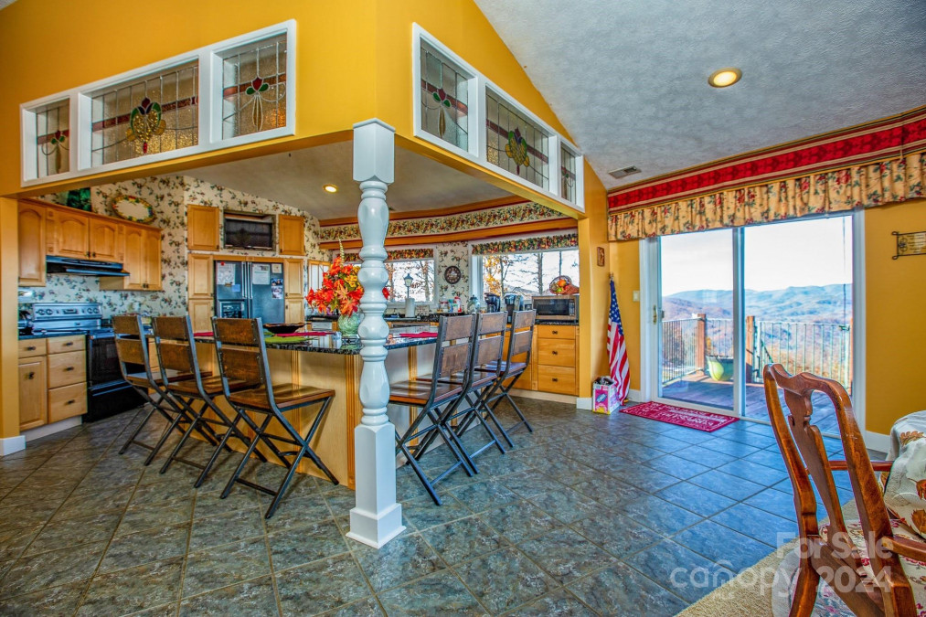 101 Fawns Rest Rd Black Mountain, NC 28711